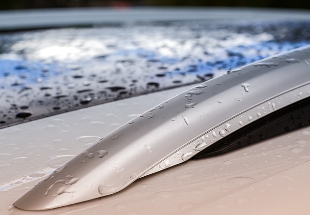 Jak zamontować relingi na dachu? Jak zamontować relingi na dachu?