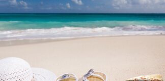 Jak wyjąć klapkę wlewu paliwa Mondeo mk3?