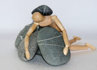 Który z elementów tłoka jest najbardziej obciążony cieplnie?