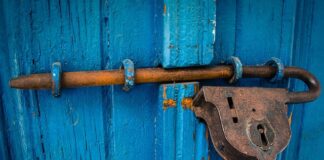 Czy WD-40 chroni przed rdzą?