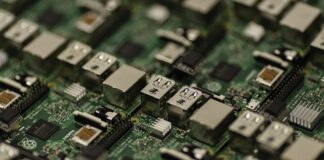 Czy kondensator trzeba ładować?