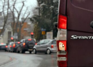 Dlaczego rzuca autem podczas jazdy? Dlaczego rzuca autem podczas jazdy?