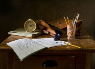 Jakie są zadania tłoka silnika spalinowego?