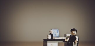 Ile spala mini koparka?