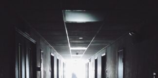 Jak awaryjnie otworzyć wlew paliwa Passat b6?